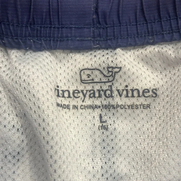 Vineyard vine boys swim trunks size large (16) . - Picture 2 of 9